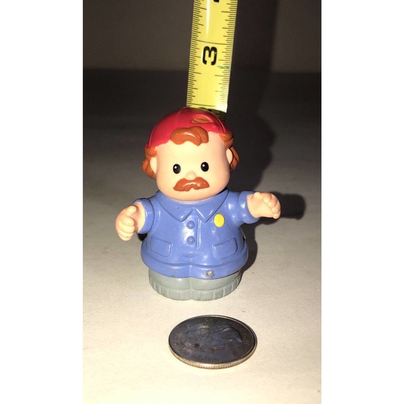 Fisher Price Little People Garage Car Mechanic Tow Truck Driver W/ Red Hat Man - Picture 6 of 6